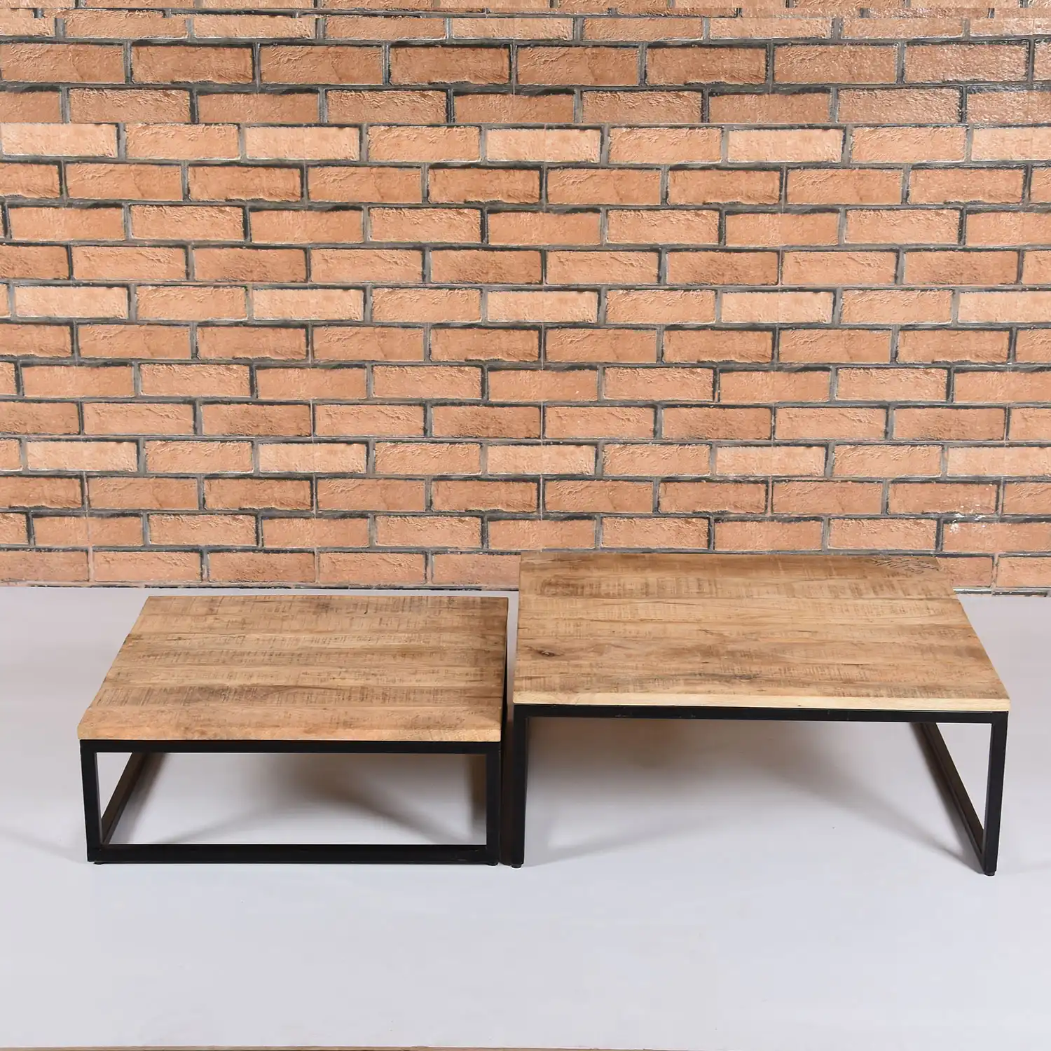 ROUGH MANGO WOOD & IRON COFFEE TABLE 2 PCS SET                                                               (BIG : 70X68X26 & SMALL : 60X60X21) (B:4.900Kgs & S:4.500Kgs) - popular handicrafts